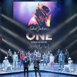 Michael Jackson ONE