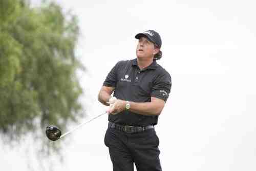 Callaway Golf Signs Phil Mickelson
