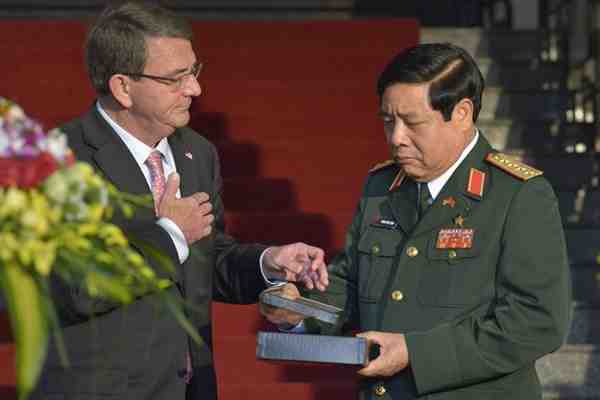 Ash Carter and General Phung Quang Thanh