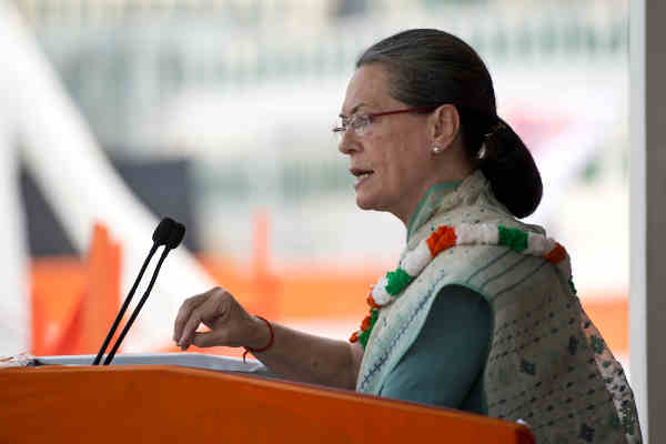 Congress President Sonia Gandhi at Kisan Samman Rally in Delhi
