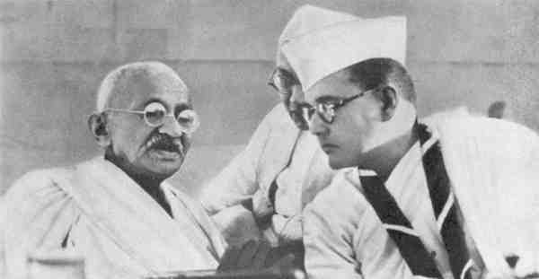 Gandhi (left) with Bose at the Congress annual general meeting 1938