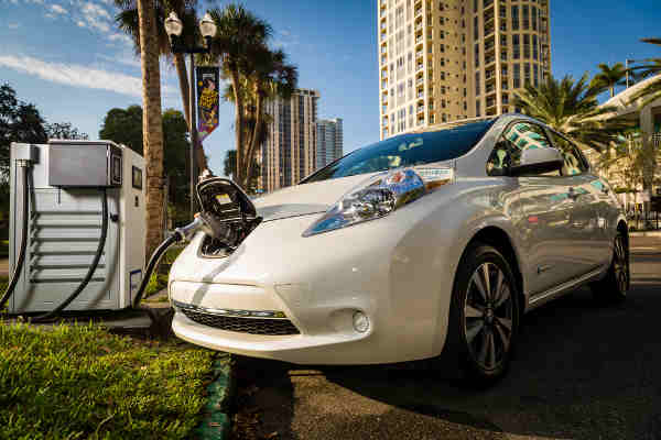 Nissan and BMW to Deploy Chargers for Electric Vehicles