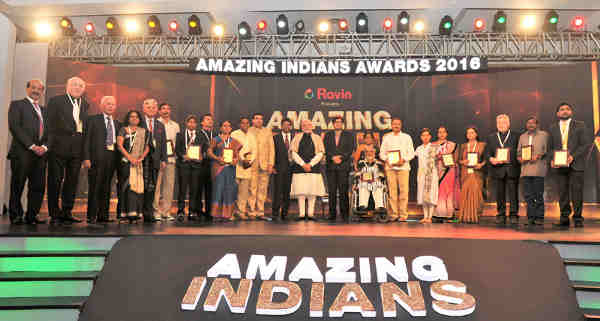 Narendra Modi with the winners of the “Times Now” Amazing Indians Awards – 2016, at a function, in New Delhi on January 14, 2016