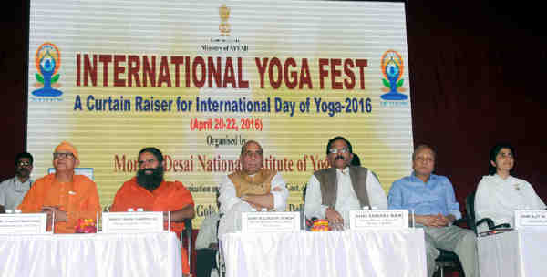 Rajnath Singh at the valedictory function of the International Yoga Fest, organised by the Ministry of AYUSH, in New Delhi on April 22, 2016