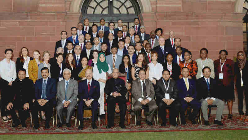The President, Shri Pranab Mukherjee meeting the International delegates participating in the International Conference on ‘Voter Education for Inclusive, Informed and Ethical Participation’ at Rashtrapati Bhavan, in New Delhi on October 19, 2016