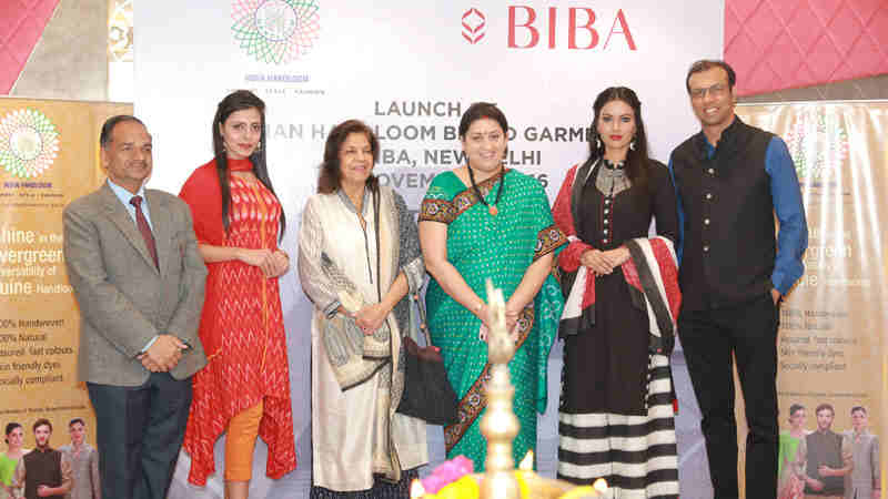 The Union Minister for Textiles, Smt. Smriti Irani at the launch of collaboration between India Handloom Brand and BIBA Apparels Private Limited, for promotion of India Handloom Brand garments at BIBA stores, at the BIBA store at Lajpat Nagar, in New Delhi on November 07, 2016.