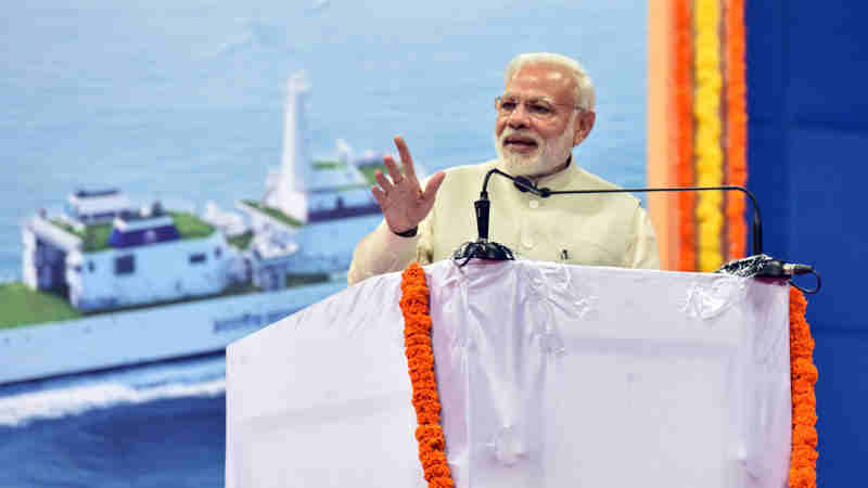 Narendra Modi addressing the gathering after laying the foundation stone of various projects in Goa on November 13, 2016