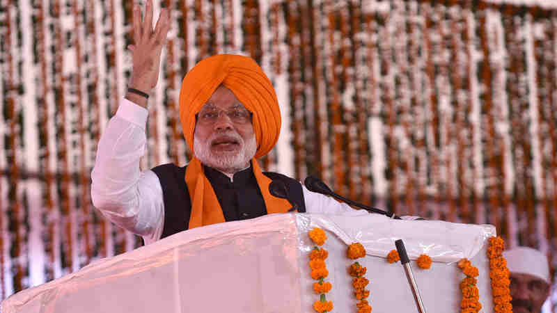 Narendra Modi addressing at a function in Punjab to mark 350th Birth Anniversary Celebrations of Shri Guru Gobind Singh Ji, in Punjab on November 25, 2016