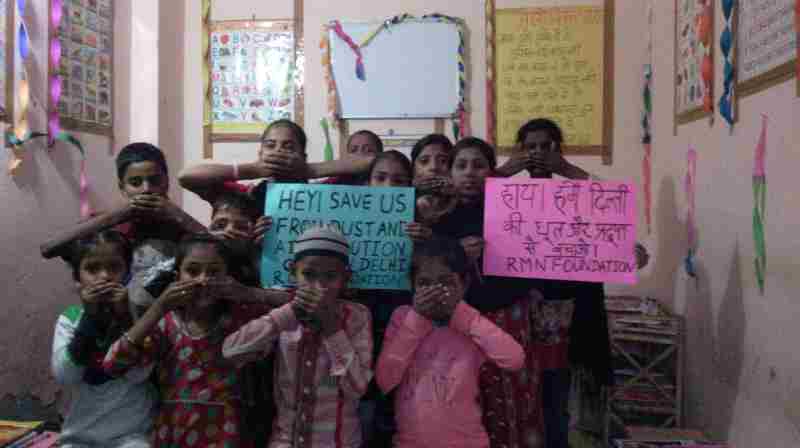 Children affected by dust and air pollution at the RMN Foundation free school for deserving children in Delhi. Photo of November 2016 by Rakesh Raman
