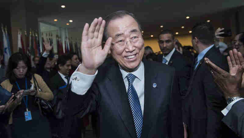 Secretary-General Ban Ki-moon bids farewell to delegates, staff, senior advisers, and other well-wishers at UN Headquarters in New York. UN Photo / Amanda Voisard