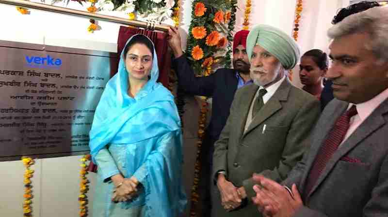 Union Minister for Food Processing Harsimrat Kaur Badal with Amarjit Singh Sidhu, Chairman, MILKFED and Manjit Singh Brar, MD, MILKFED