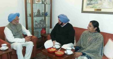 Dr. Manmohan Singh with Amarinder Singh