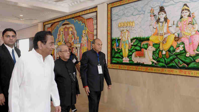 The President, Shri Pranab Mukherjee visiting the Hanuman temple, at Chhindwara, in Madhya Pradesh on December 14, 2016.