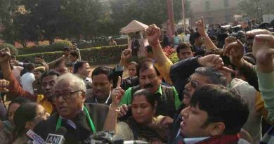 Trinamool MPs protesting outside PM Office in Delhi on January 5, 2017