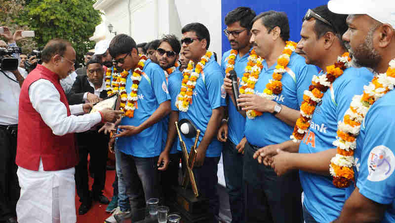 Vijay Goel felicitated the Winner Indian Team of T20 World Cup Cricket for the Blind 2017, at a function, in New Delhi on February 20, 2017.