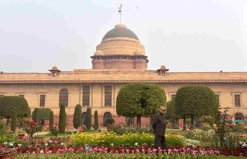 The President, Shri Pranab Mukherjee opens the annual “Udyanotsav” of the Mughal Gardens of Rashtrapati Bhavan, in New Delhi on February 04, 2017.