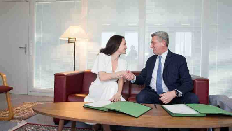 UN High Commissioner for Refugees Filippo Grandi meets with UNHCR Special Envoy Angelina Jolie. Photo: UNHCR / Mark Henley