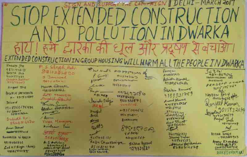 People are participating enthusiastically in the signature campaign to stop construction-related dust and noise pollution in Dwarka, New Delhi