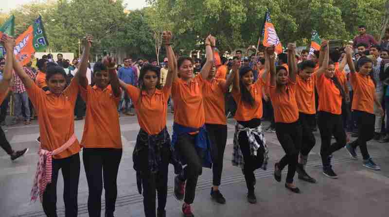 Delhi BJP organized a flash mob show on April 20 to attract voters for the MCD Election on April 23, 2017.