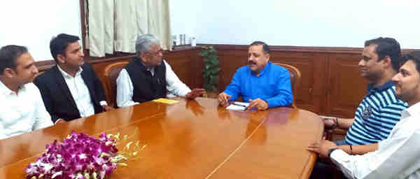 A delegation of J&K Bar Association, led by its newly elected President, Advocate B.S. Salathia, calling on the Minister of State for Development of North Eastern Region (I/C), Prime Minister’s Office, Personnel, Public Grievances & Pensions, Atomic Energy and Space, Dr. Jitendra Singh, in New Delhi on May 08, 2017
