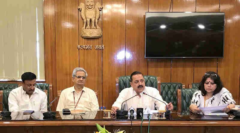 Dr. Jitendra Singh addressing a press conference on Grievances Redressal, in New Delhi on May 15, 2017