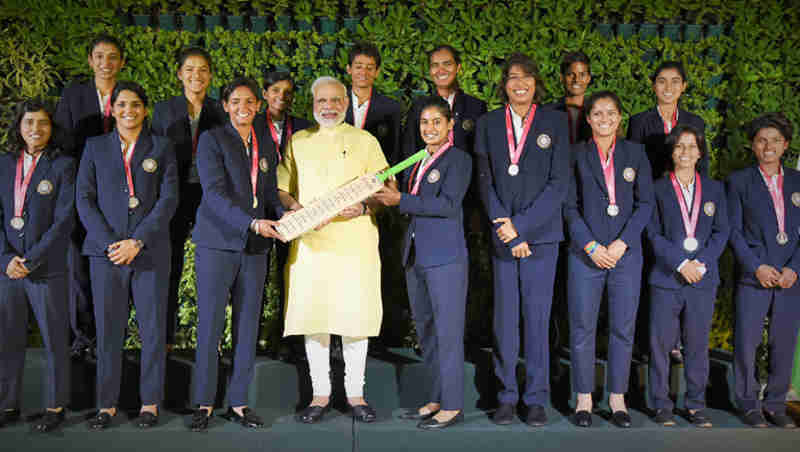 Narendra Modi with the Indian Women Cricket Team, in New Delhi on July 27, 2017