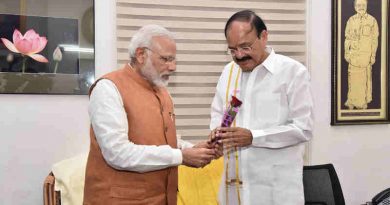 The Prime Minister, Shri Narendra Modi congratulates Shri M. Venkaiah Naidu on being elected India’s 13th Vice President, at his residence, in New Delhi on August 05, 2017.