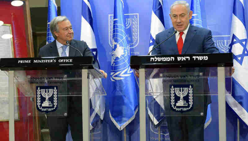 Secretary-General António Guterres (left) and Prime Minister Benjamin Netanyahu of Israel brief the press in Jerusalem. Photo: Shlomi Amsalem