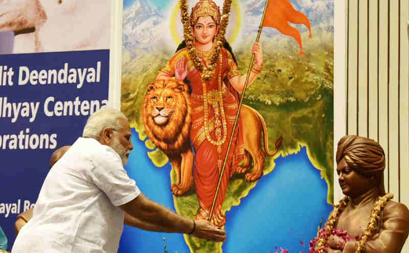 Narendra Modi paying floral tributes to Swami Vivekananda on celebrations of 125th anniversary of Swami Vivekananda Chicago address, in New Delhi on September 11, 2017