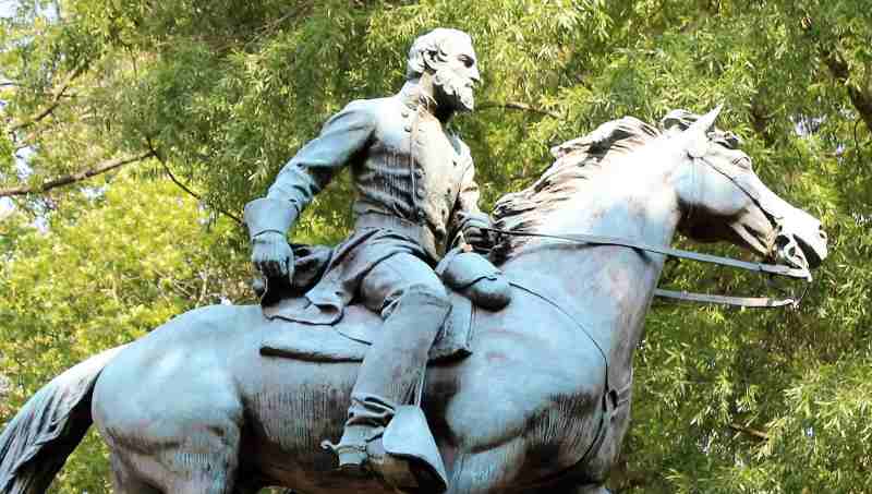 Save the Robert E. Lee Statue