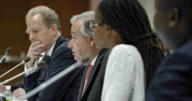 UN Secretary-General António Guterres addresses an event on the occasion of the World Day Against the Death Penalty on 10 October 2017. On his right is Andrew Gilmour, Assistant Secretary-General for Human Rights. UN Photo/Manuel Elias