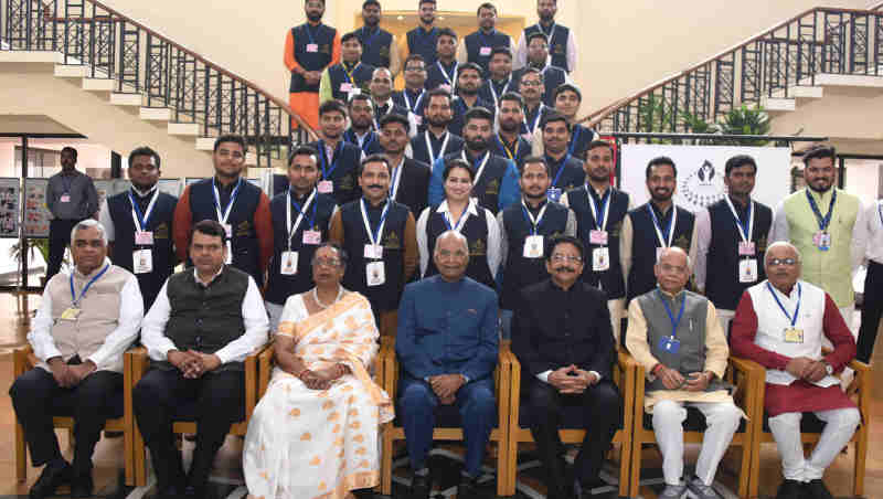 Ram Nath Kovind in a group photograph at the inauguration of the Economic Democracy Conclave, at Rambhau Mhalgi Prabodhini (RMP), Keshav Srushti, Uttan Village, Thane, in Maharashtra on January 14, 2018