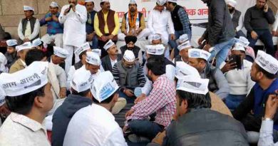 Aam Aadmi Party (AAP) holding a demonstration against the sealing drive in Delhi. Photo: AAP