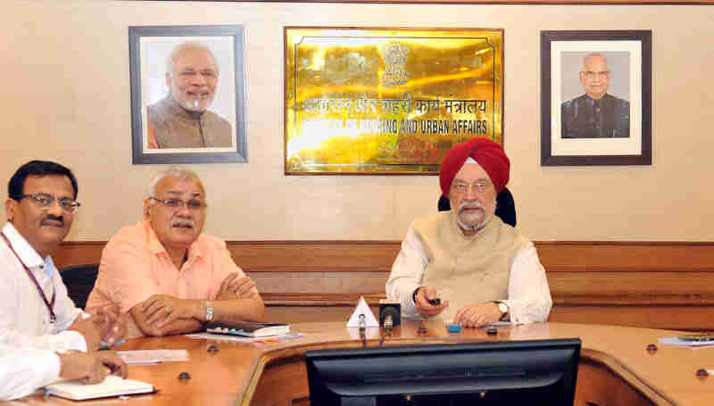 Hardeep Singh Puri launching the m-AWAS app of Directorate of Estates, in New Delhi on April 24, 2018