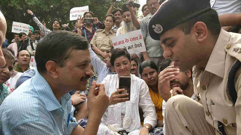 Arvind Kejriwal protesting in front of LG office on May 14, 2018. Photo: AAP