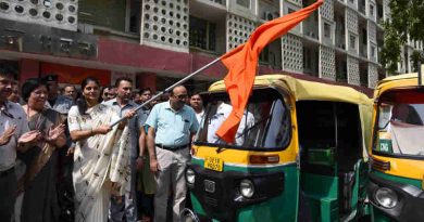 Smt. Anupriya Patel flagging off the Auto Campaign/Rally, on the occasion of the World No Tobacco Day, in New Delhi on May 31, 2018