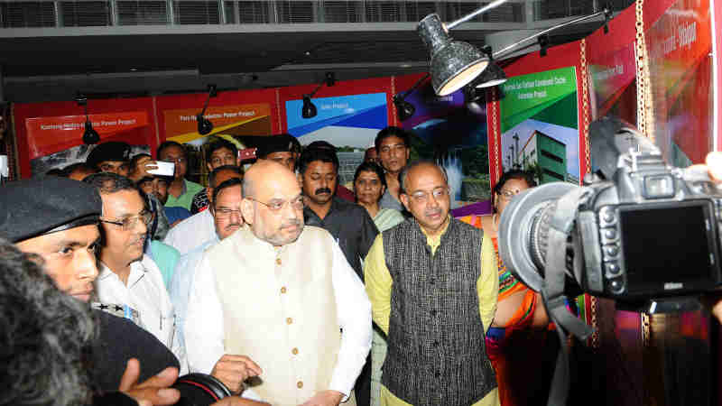 Vijay Goel and other dignitaries visiting the Photo Exhibition on Dynamic Schemes and Major Central Sector Projects & Mega Cultural Programme, in New Delhi on May 25, 2018