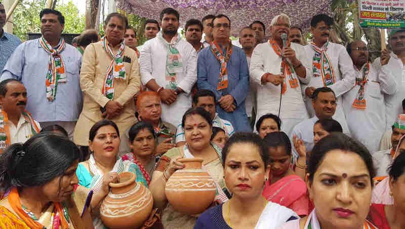 Congress held a Matka (earthen water pot) protest on June 13, 2018 to highlight the water scarcity in Delhi. Photo: Congress