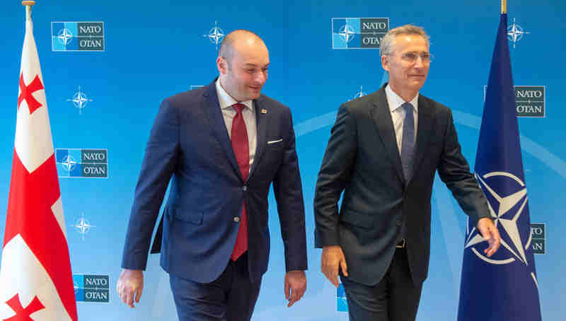 NATO Secretary General Jens Stoltenberg welcomed Georgian Prime Minister Mamuka Bakhtadze to NATO Headquarters. Photo: NATO