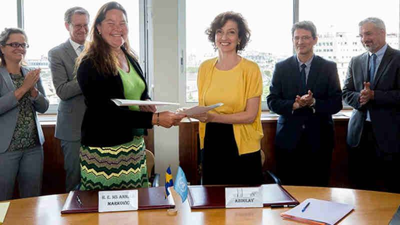 UNESCO Director-General, Audrey Azoulay, and the Permanent Delegate of Sweden to UNESCO, Ambassador Annika Markovic, signed a Programme Cooperation Agreement (PCA). Photo: UNESCO