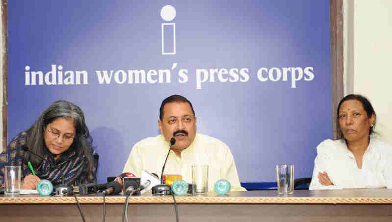 Dr. Jitendra Singh addressing the members of the Indian Women’s Press Corps (IWPC), in New Delhi on August 27, 2018