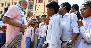 Narendra Modi interacting with the students, on the occasion of the “Swachhta Hi Seva” Abhiyan, in New Delhi on September 15, 2018
