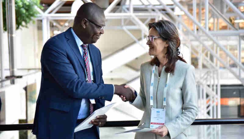 Begoto Miarom, Chairperson of the African Union Advisory Board on Corruption and Patricia Moreira, Managing Director of Transparency International signed the MOU on behalf of their respective parties.