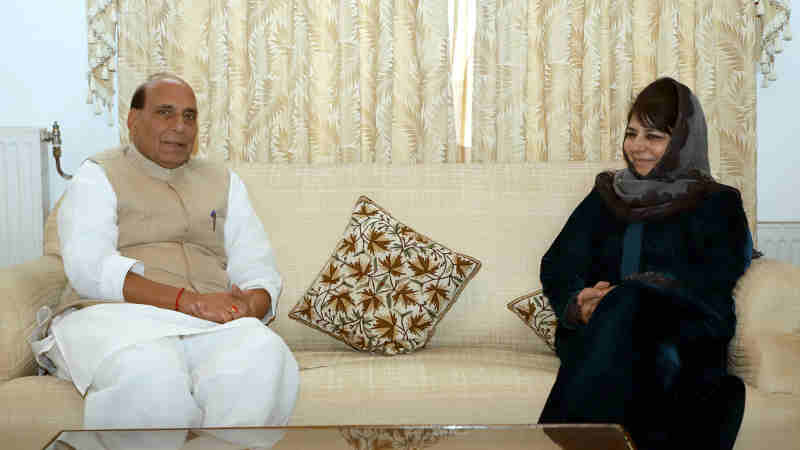 The Union Home Minister, Shri Rajnath Singh meeting the President of the Jammu and Kashmir Peoples Democratic Party (PDP), Smt. Mehbooba Mufti, in Srinagar on October 23, 2018. Photo: PIB