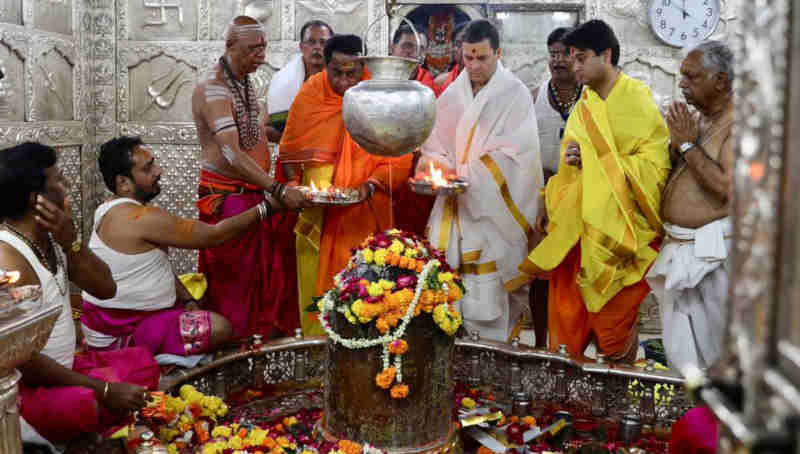 Rahul Gandhi Prays to Lord Shiva