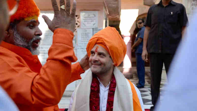 Congress President Rahul Gandhi pays his respects at the Bramha temple in Pushkar on November 26, 2018. Photo: Congress