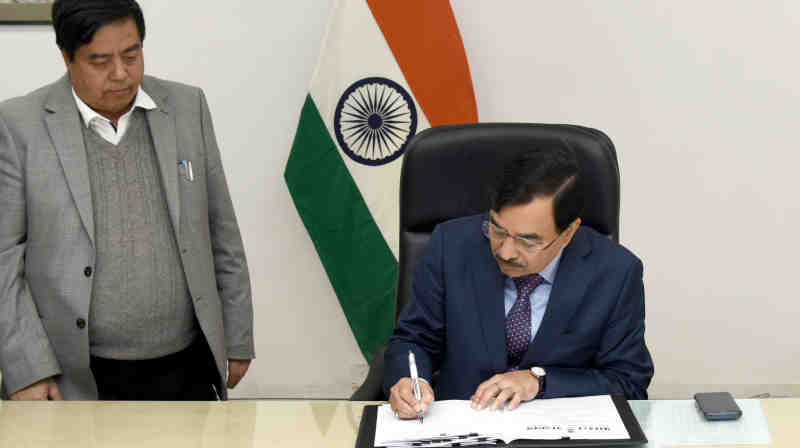 Sushil Chandra taking charge as the New Election Commissioner of India, in New Delhi on February 15, 2019