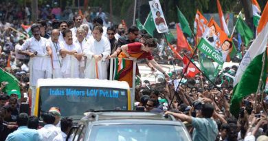 Rahul Gandhi with Priyanka Gandhi. Photo: Congress
