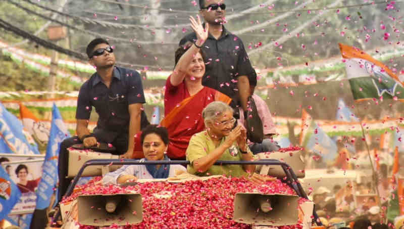 Priyanka Gandhi Holds Road Show in Delhi for Sheila Dikshit