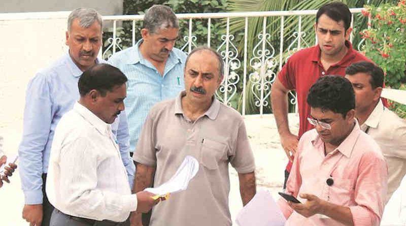 Sanjiv Bhatt (center) File Photo, Courtesy: The Indian Express